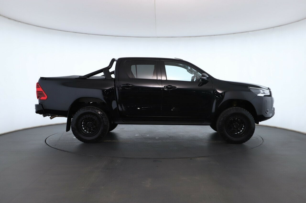 Toyota Hilux image 3