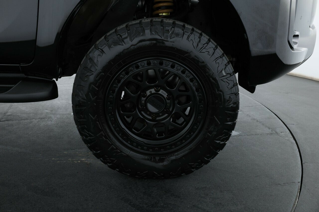 Toyota Hilux image 4