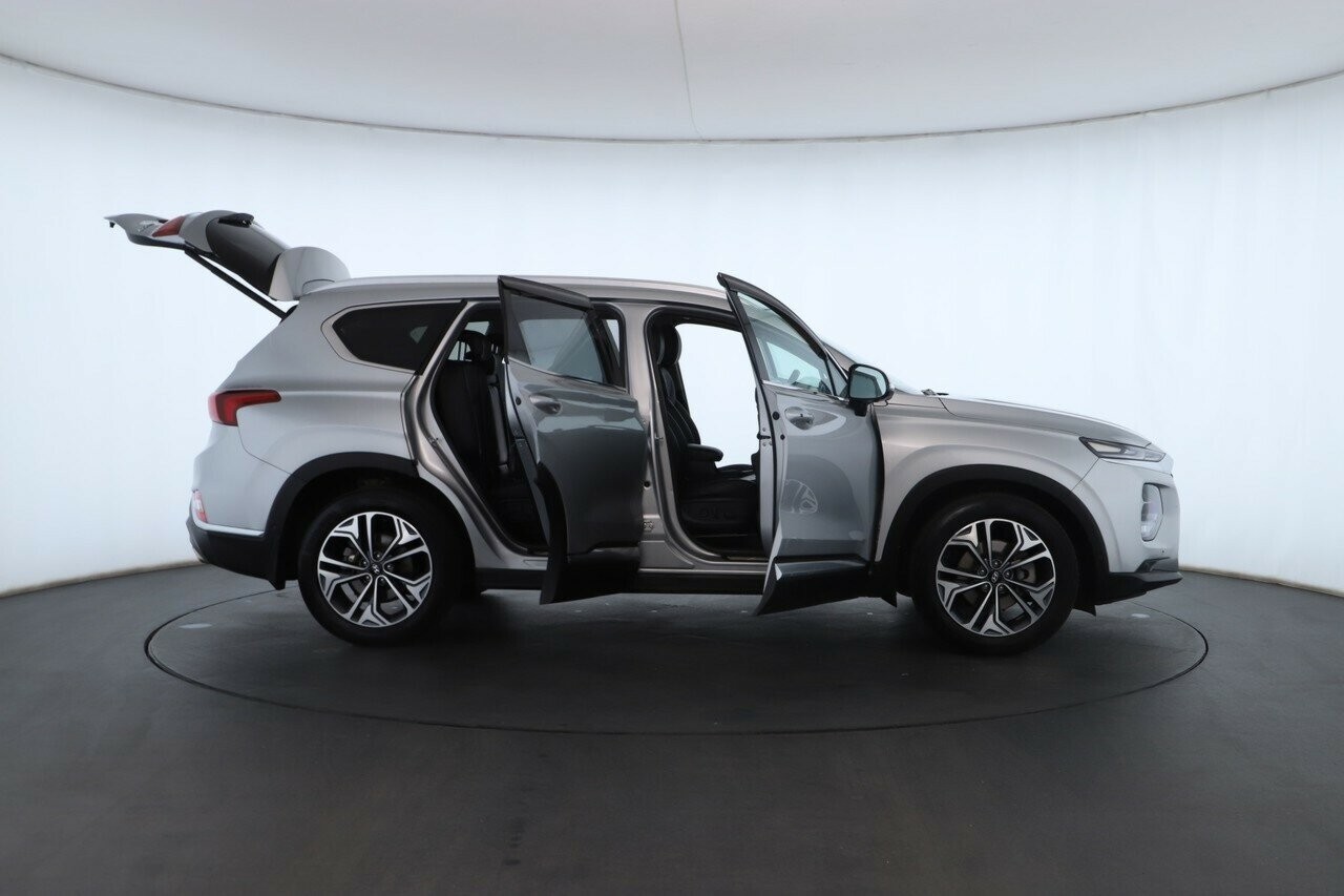 Hyundai Santa Fe image 2