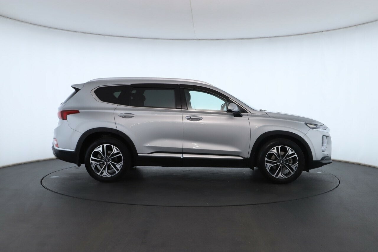 Hyundai Santa Fe image 3