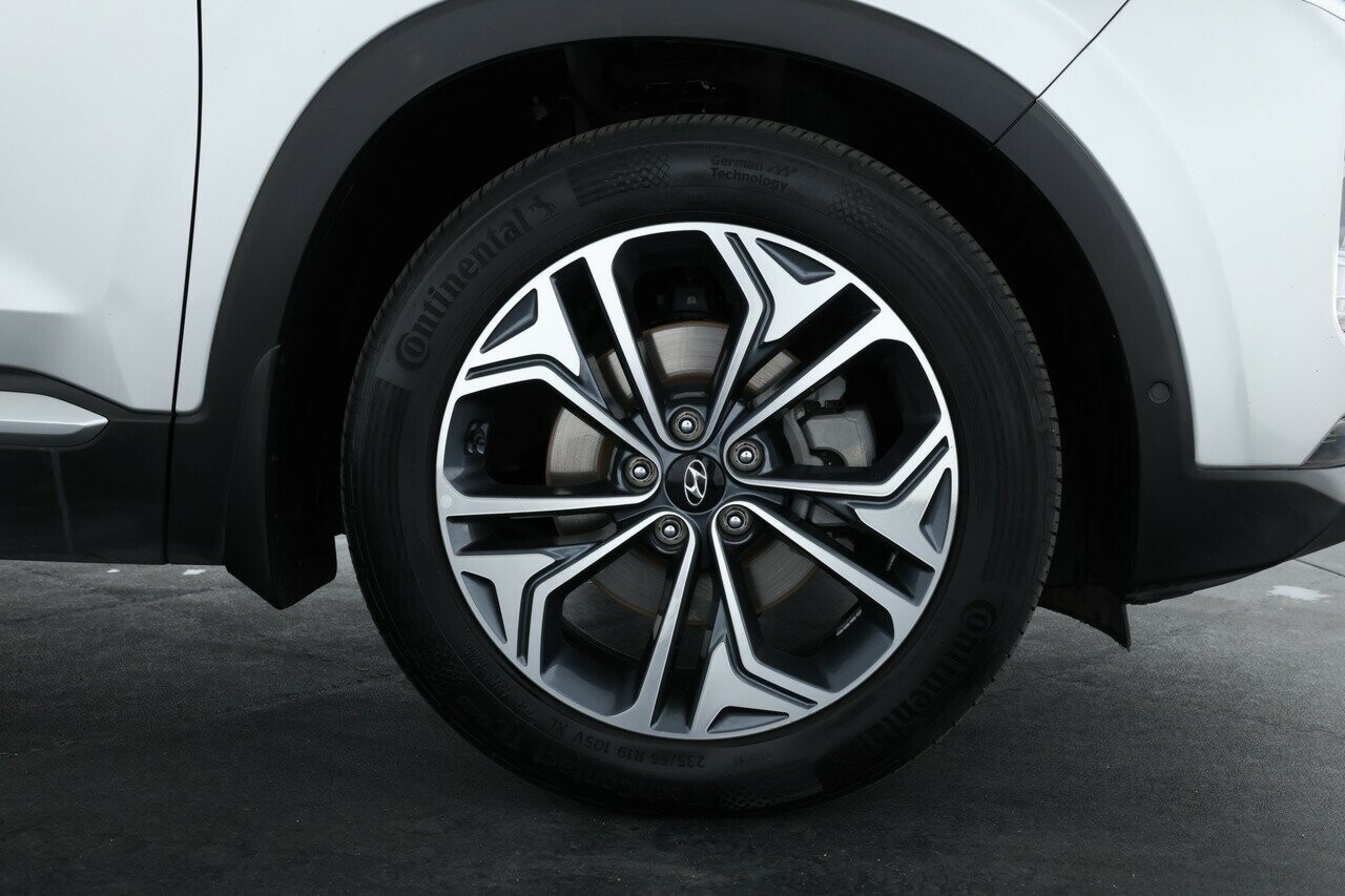 Hyundai Santa Fe image 4