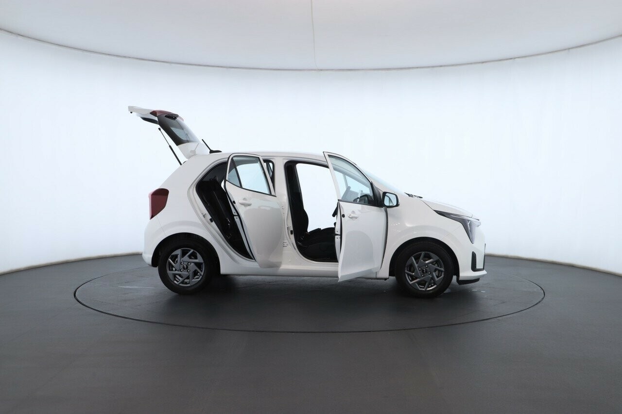 Kia Picanto image 2
