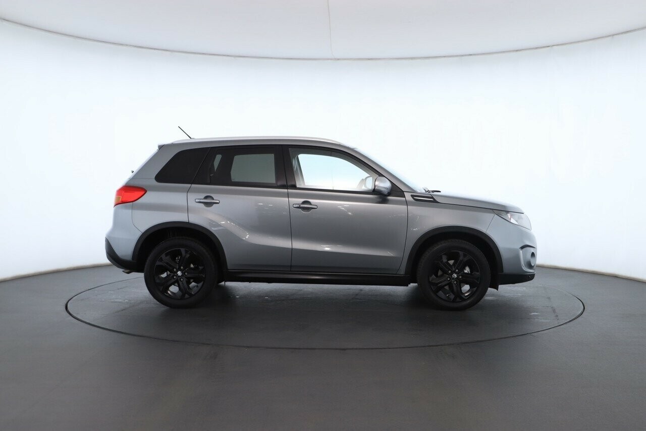 Suzuki Vitara image 3