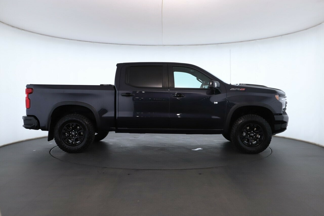 Chevrolet Silverado image 3