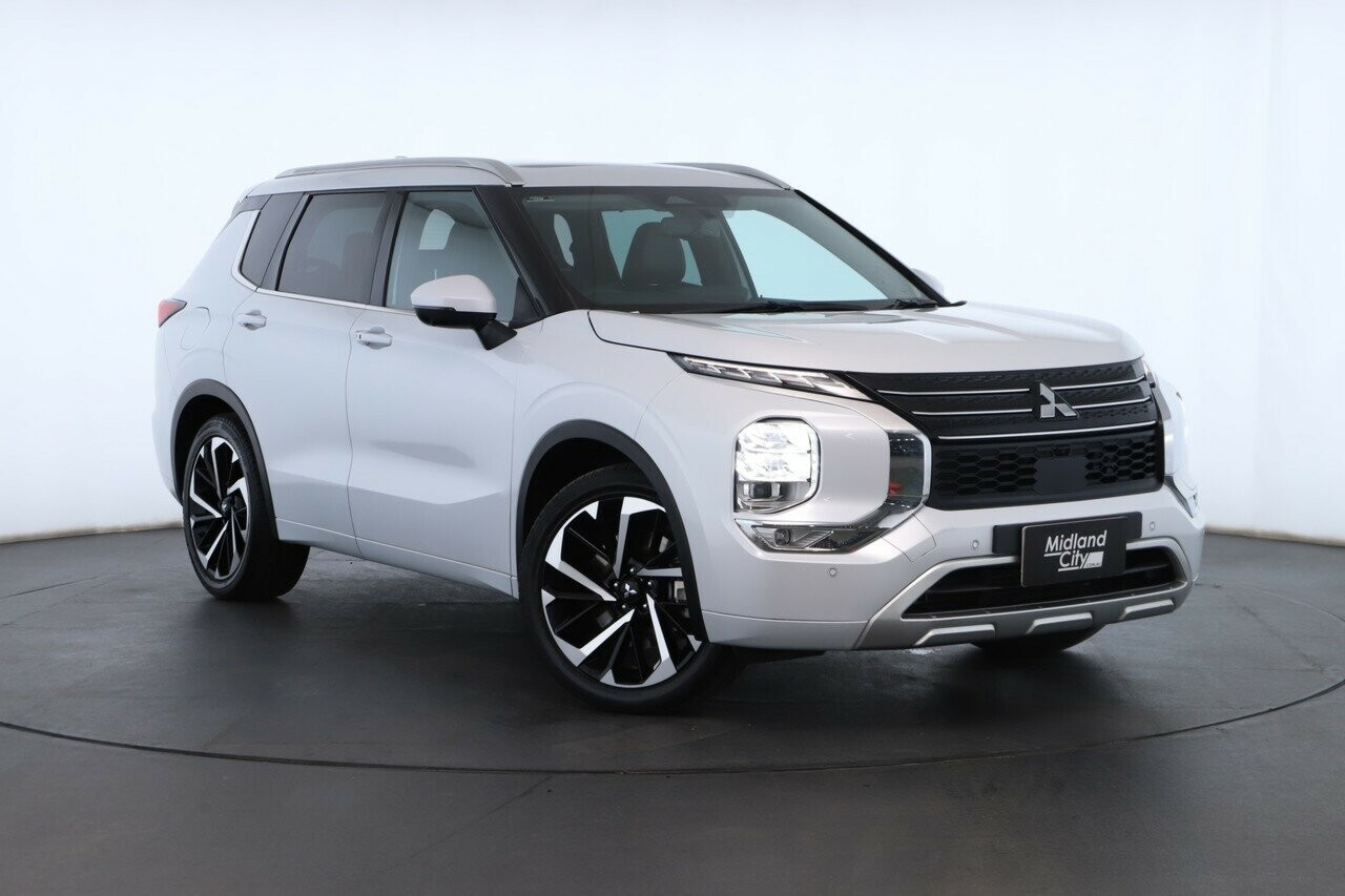 Mitsubishi Outlander image 1