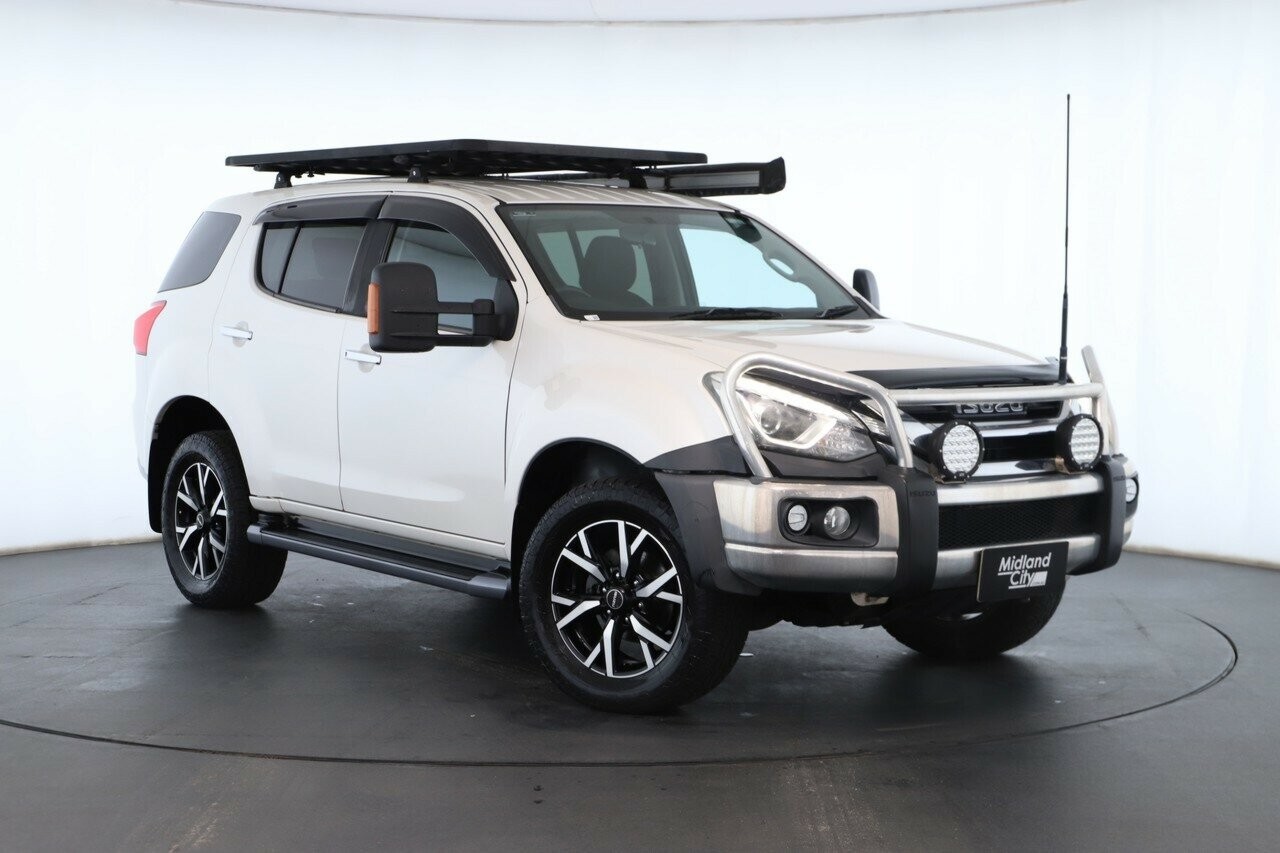 Isuzu Mu-x image 1