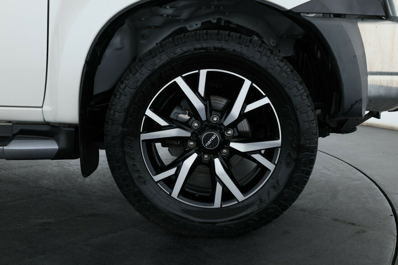 Isuzu Mu-x image 4