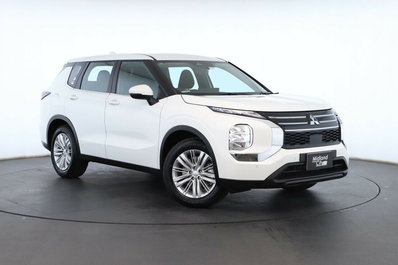Mitsubishi Outlander image 1