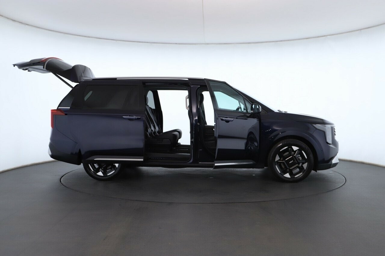 Kia Carnival image 2