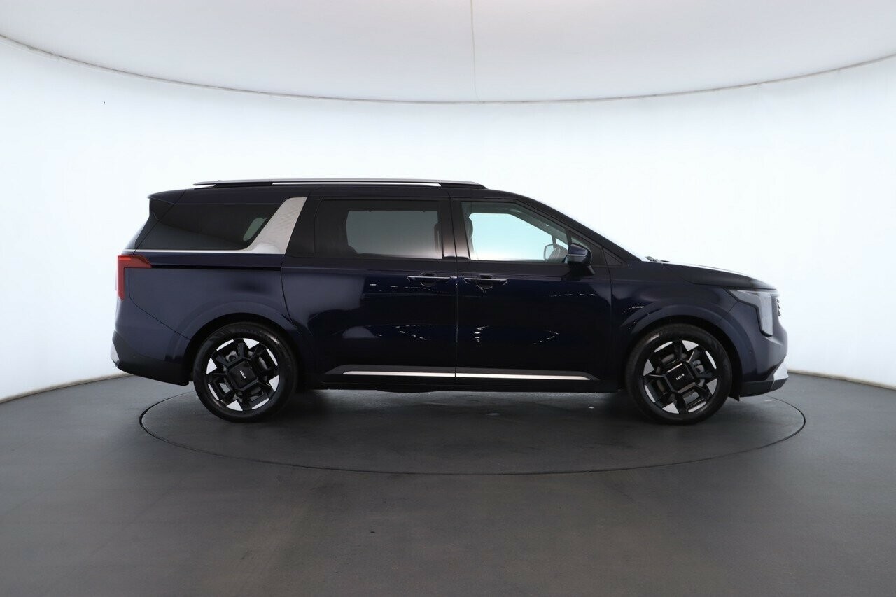 Kia Carnival image 3