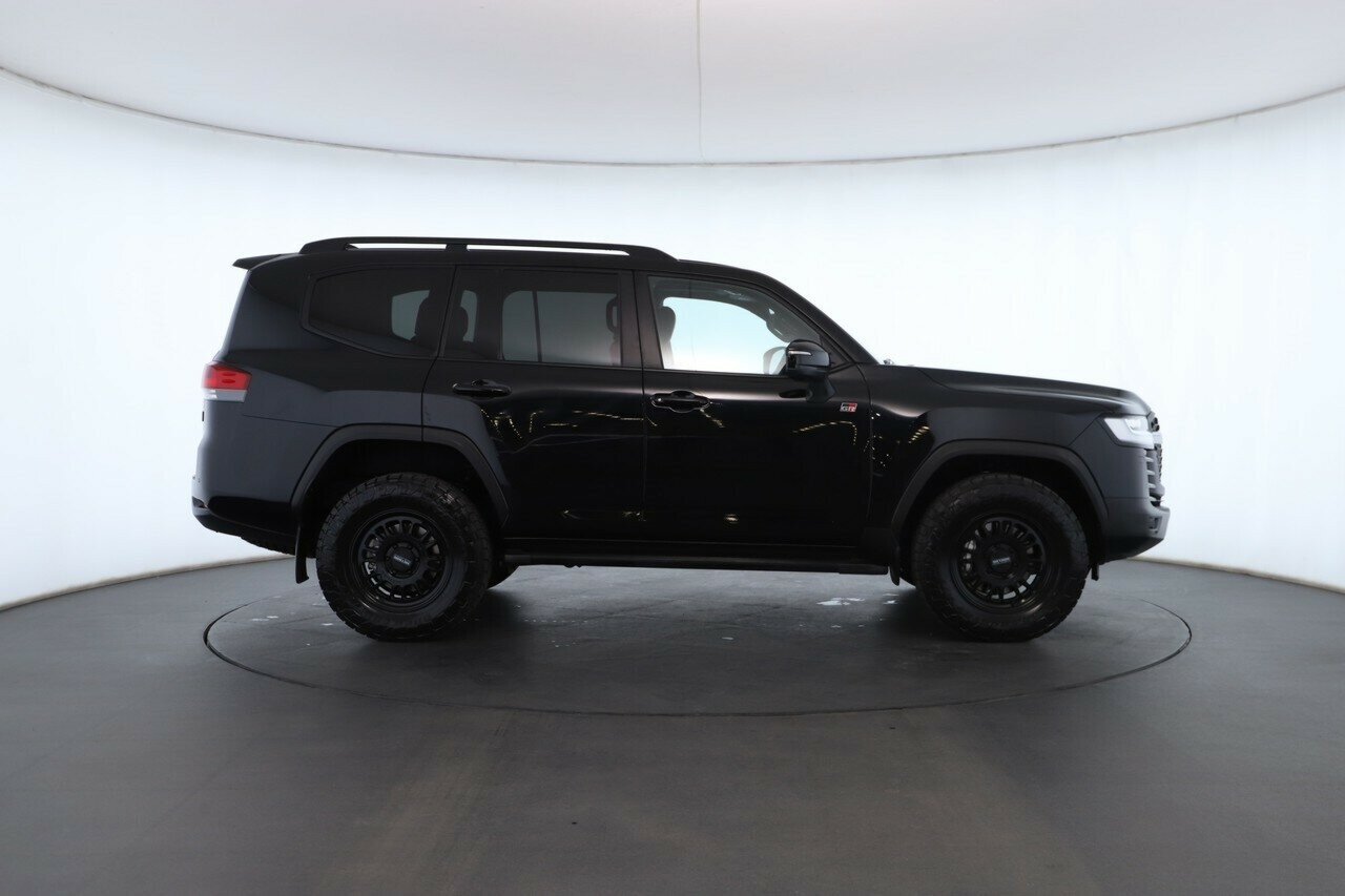 Toyota Landcruiser image 3