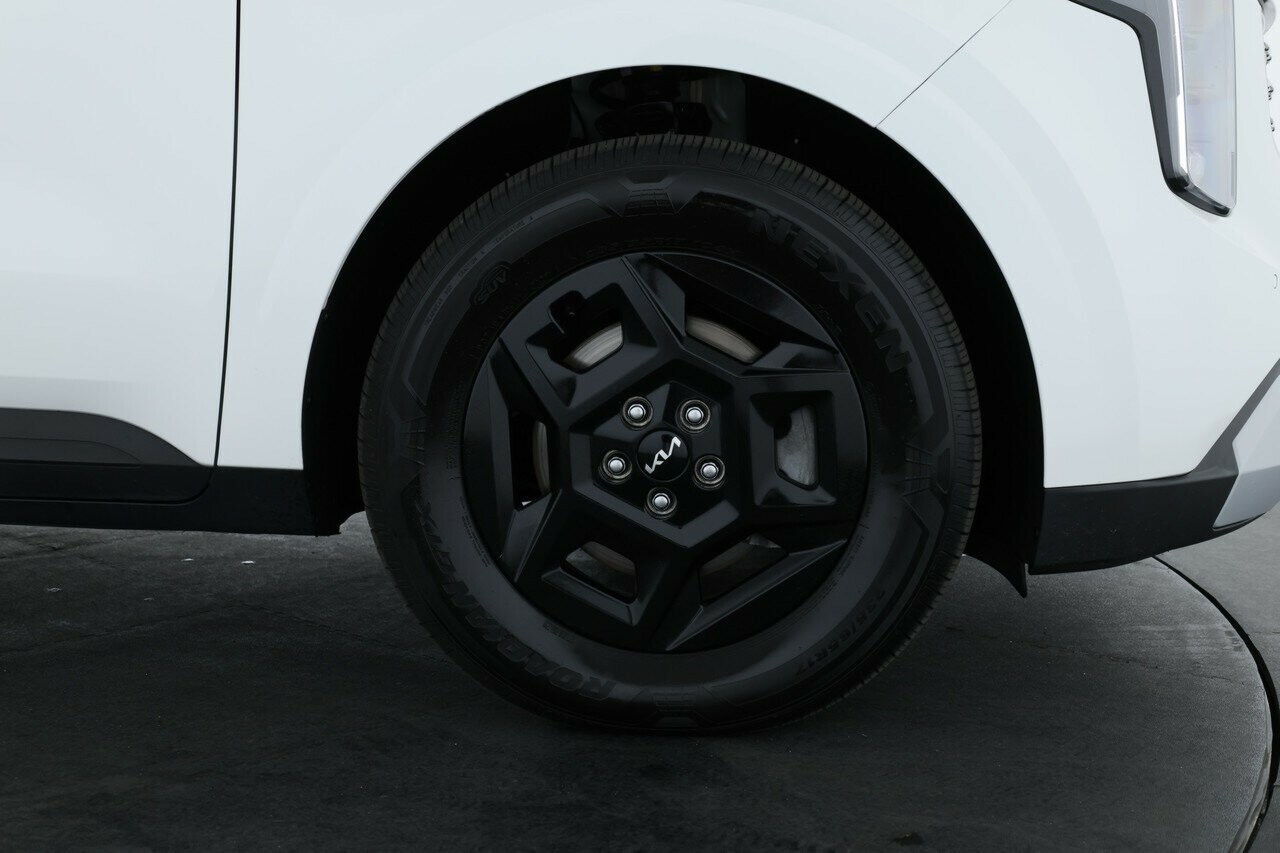 Kia Carnival image 4