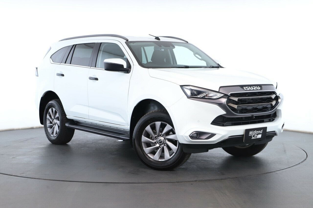 Isuzu Mu-x image 1
