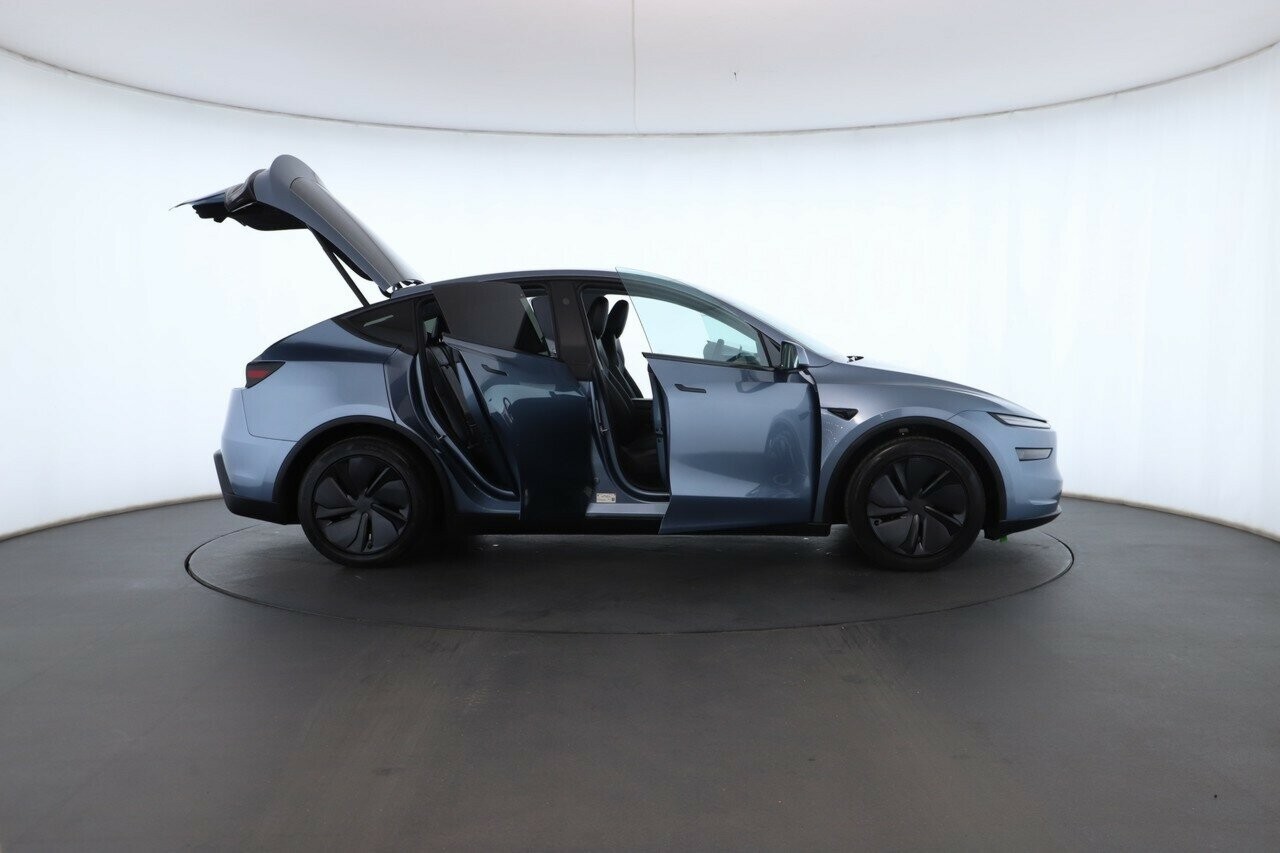 Tesla Model Y image 2