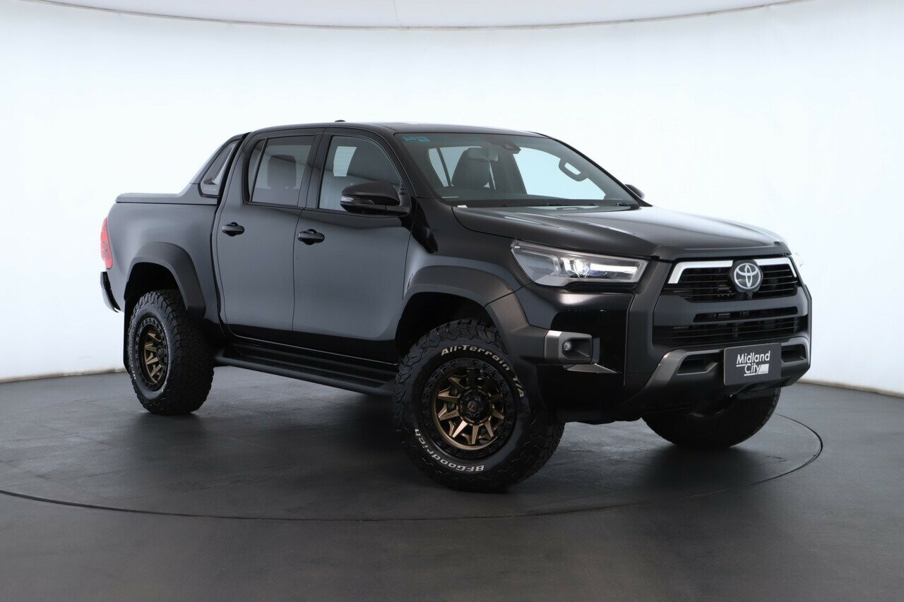 Toyota Hilux image 1