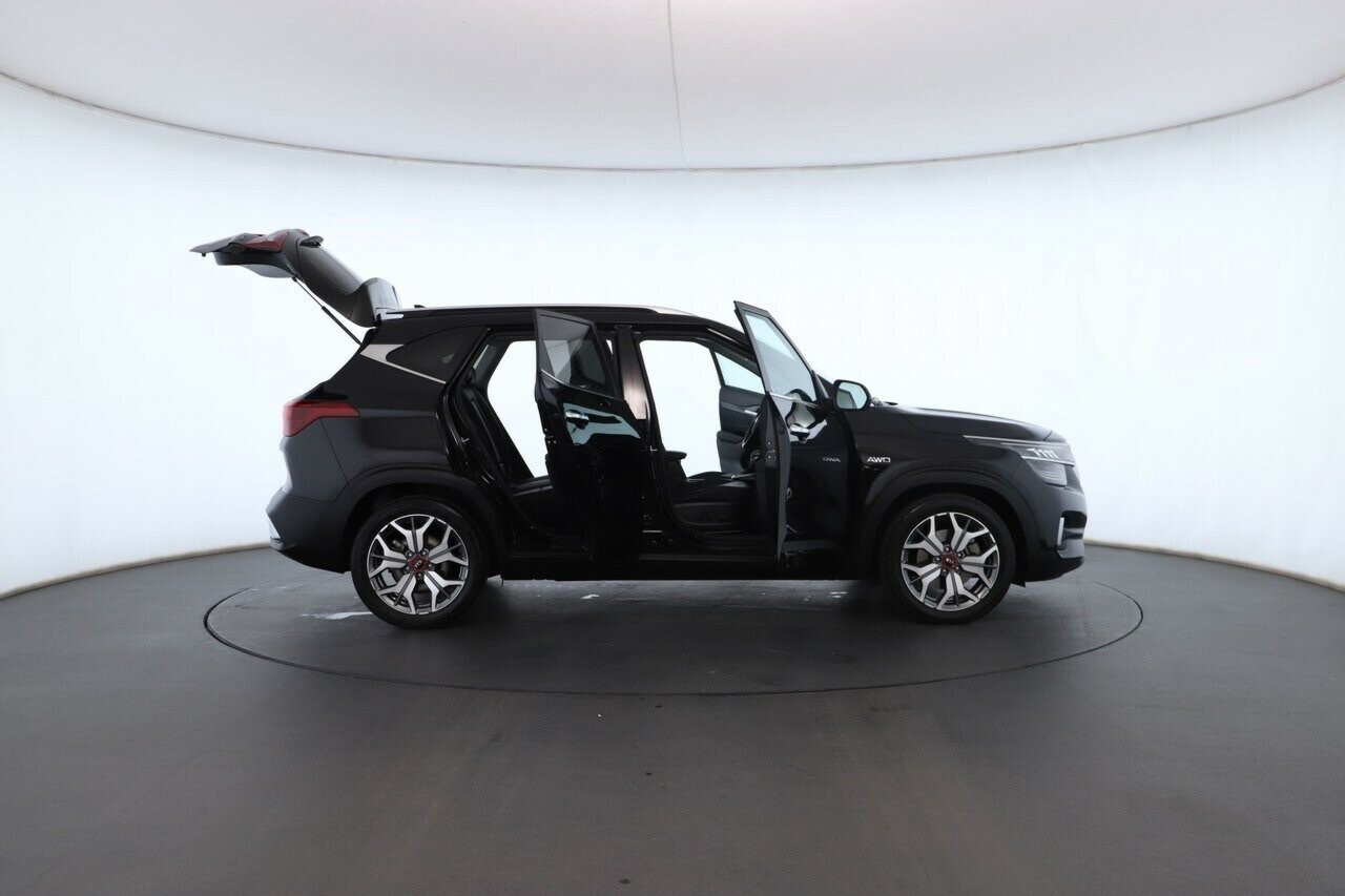 Kia Seltos image 2