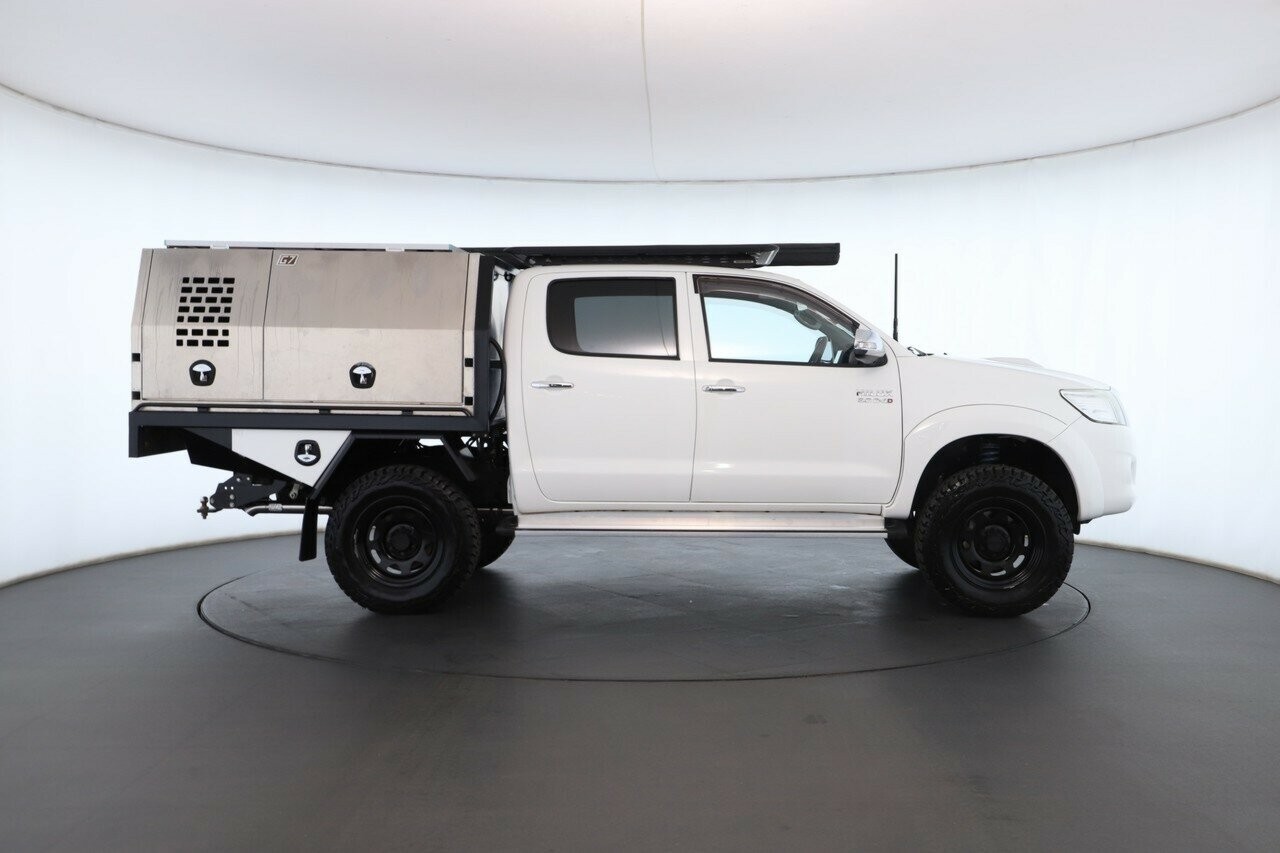 Toyota Hilux image 3
