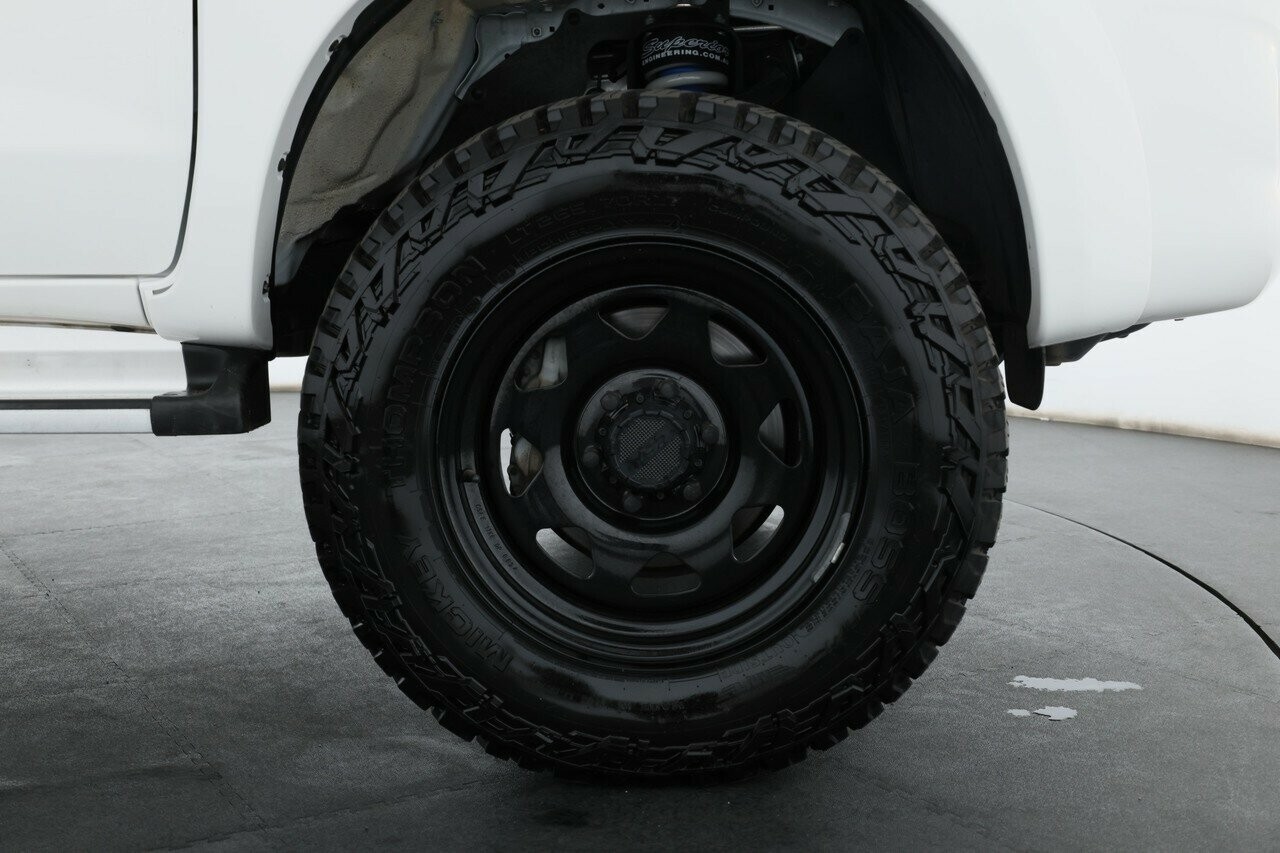 Toyota Hilux image 4