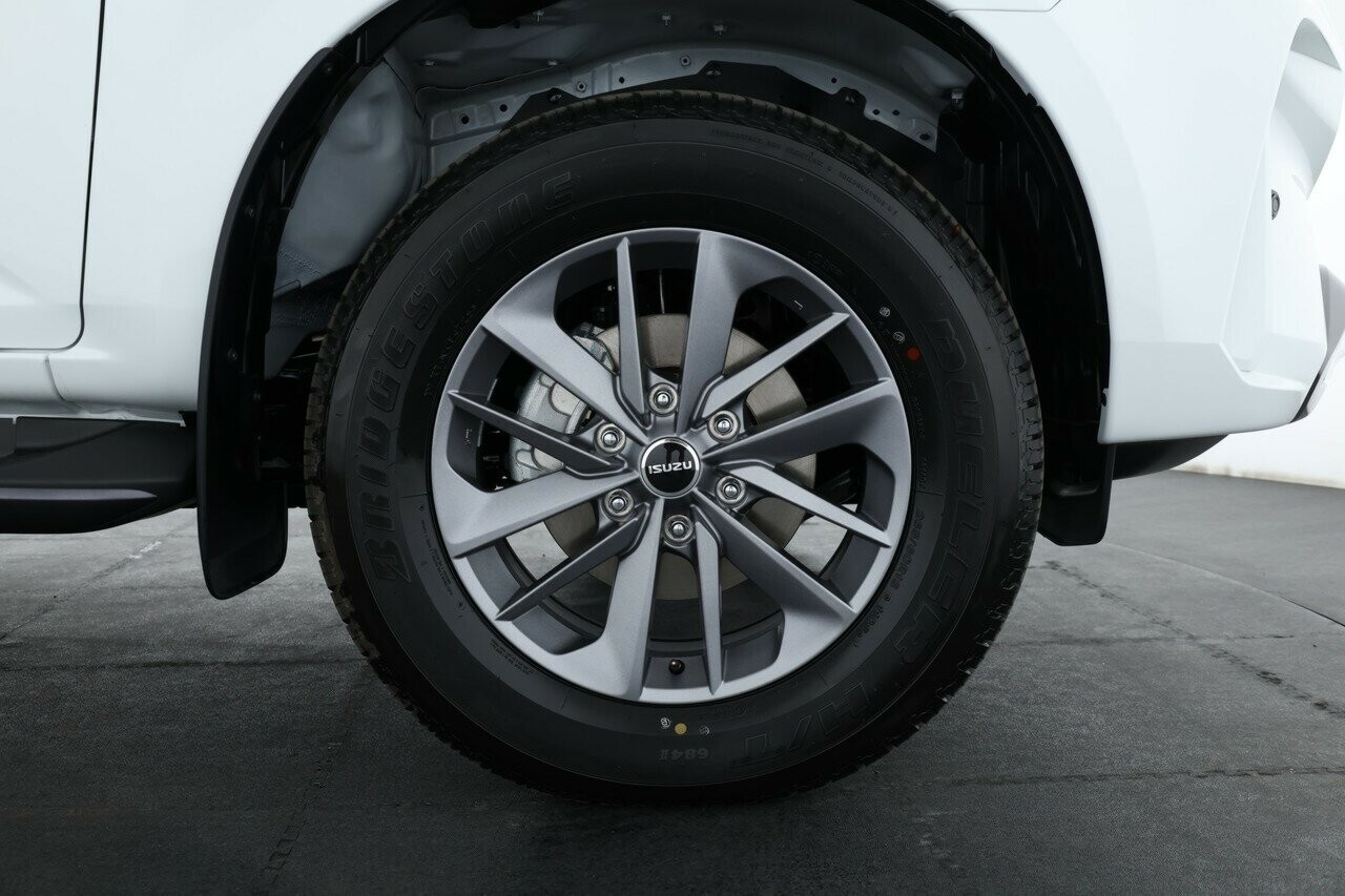 Isuzu Mu-x image 3