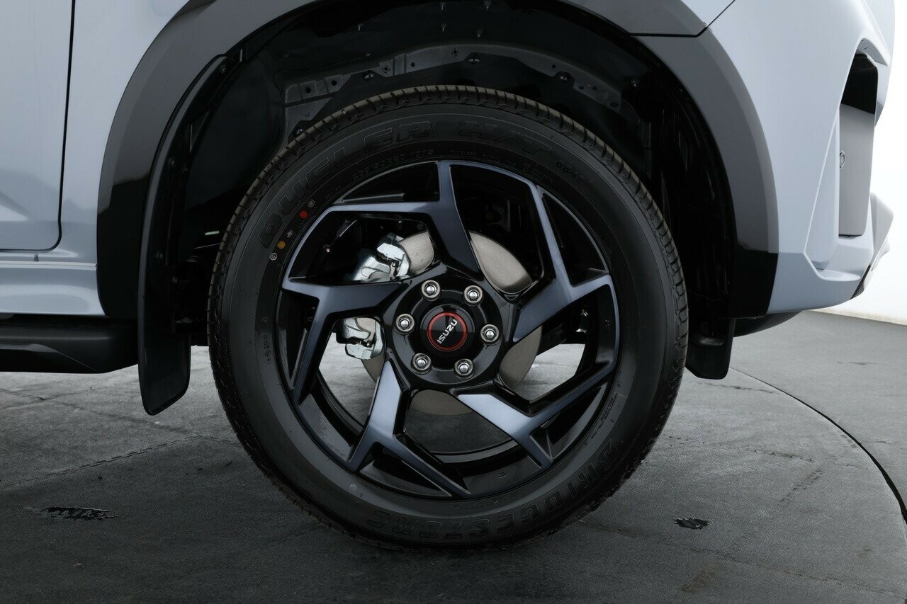 Isuzu Mu-x image 3