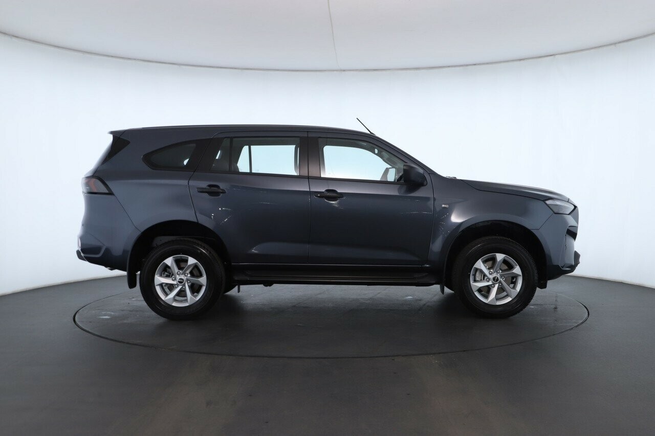 Isuzu Mu-x image 2