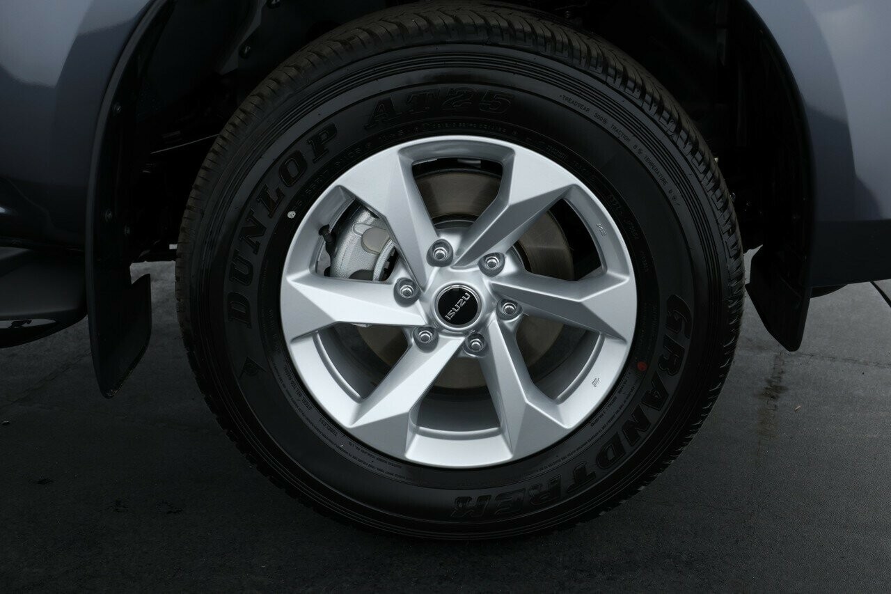 Isuzu Mu-x image 3