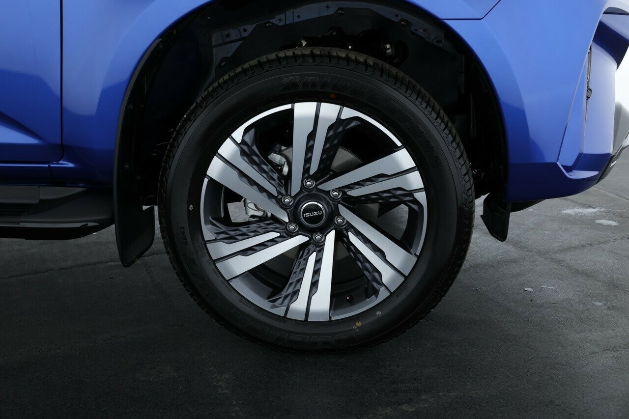 Isuzu Mu-x image 3