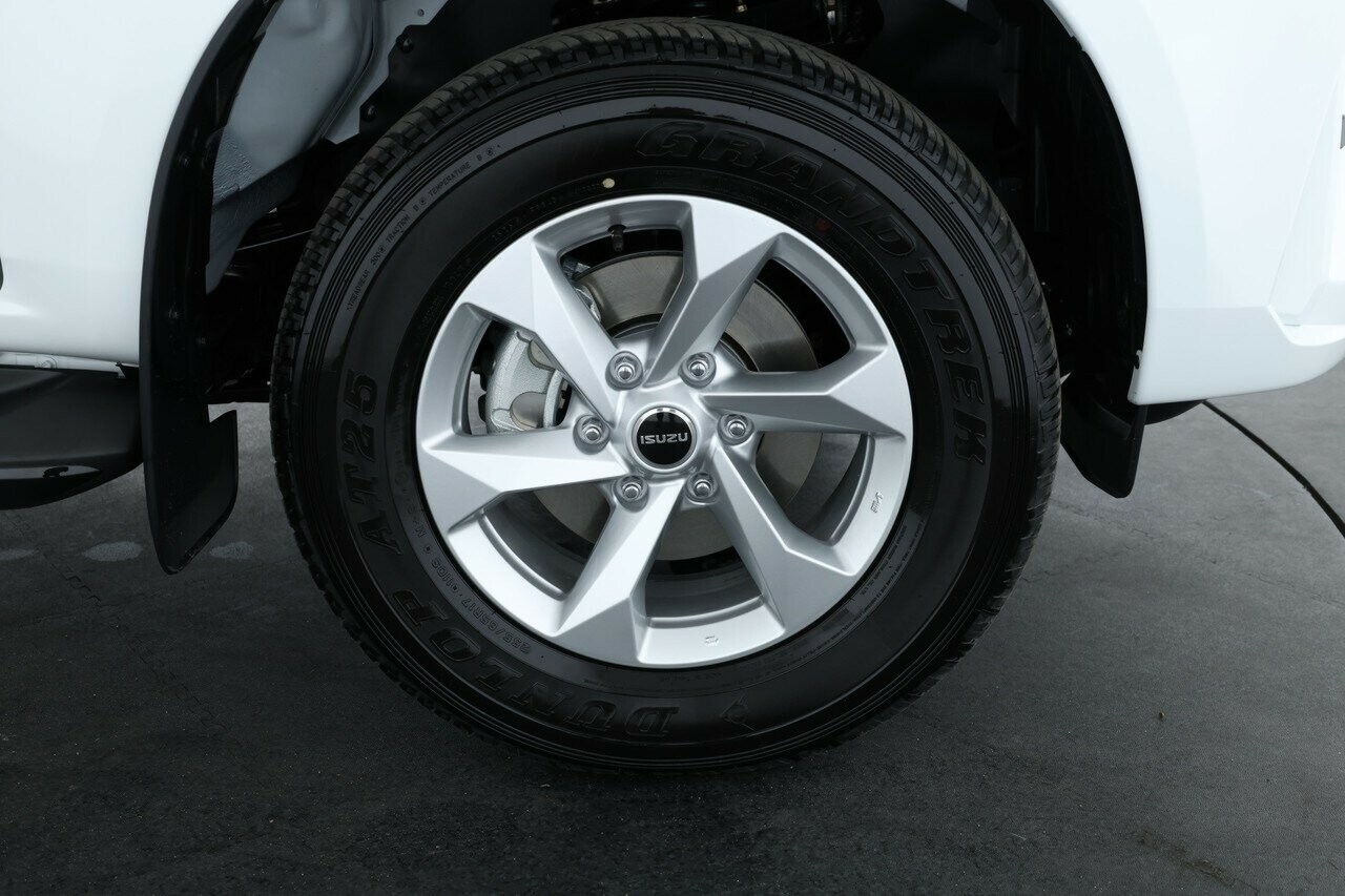 Isuzu Mu-x image 4