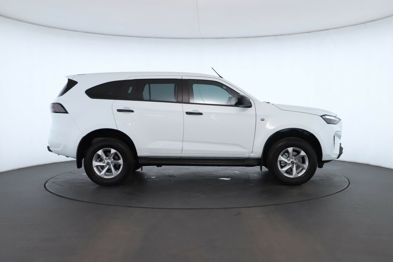Isuzu Mu-x image 2