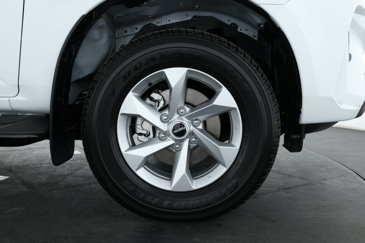 Isuzu Mu-x image 3