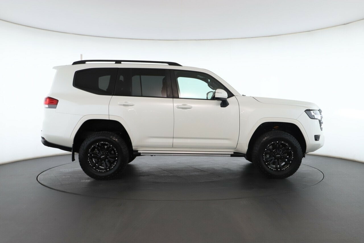 Toyota Landcruiser image 3