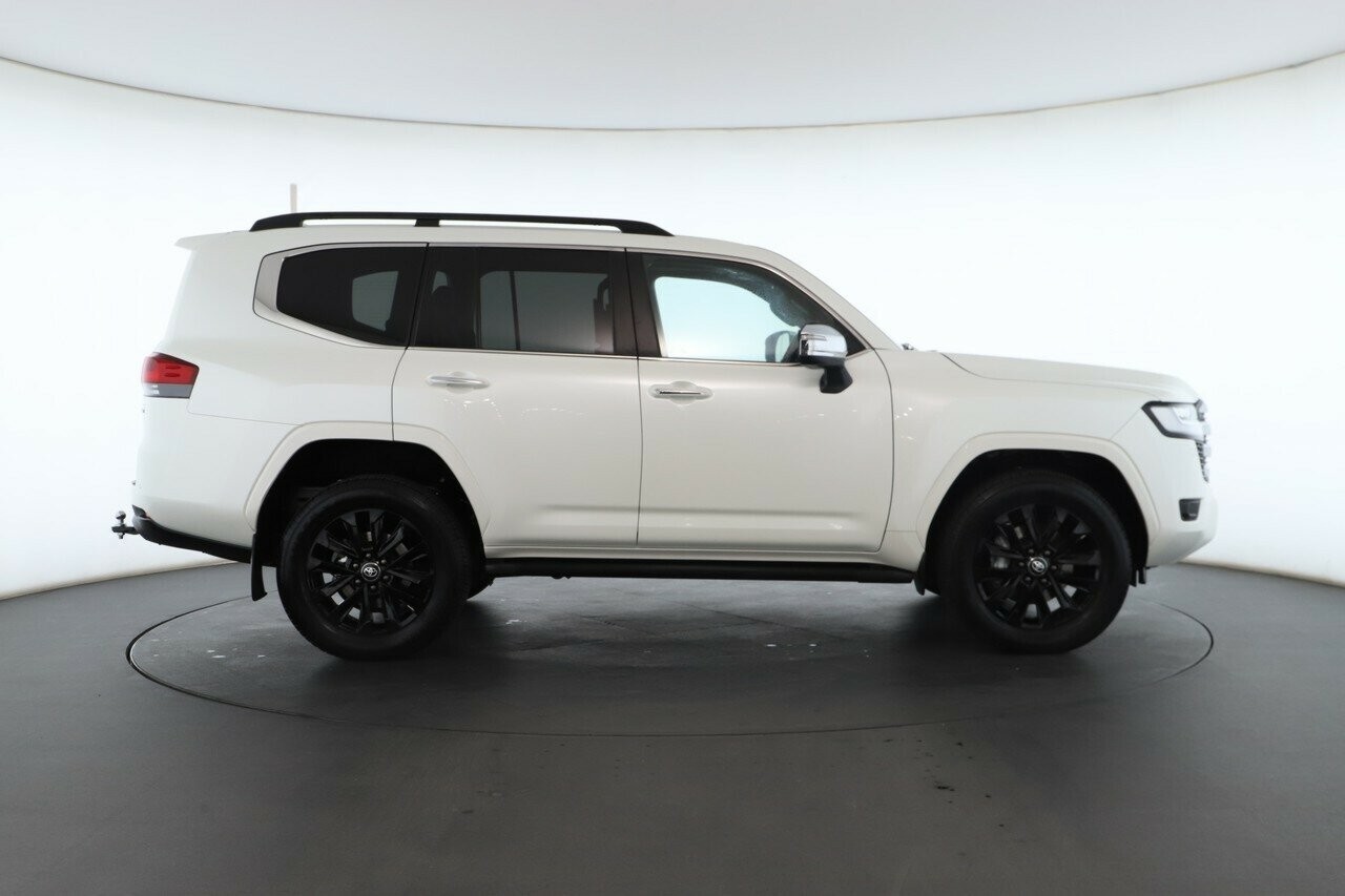 Toyota Landcruiser image 2