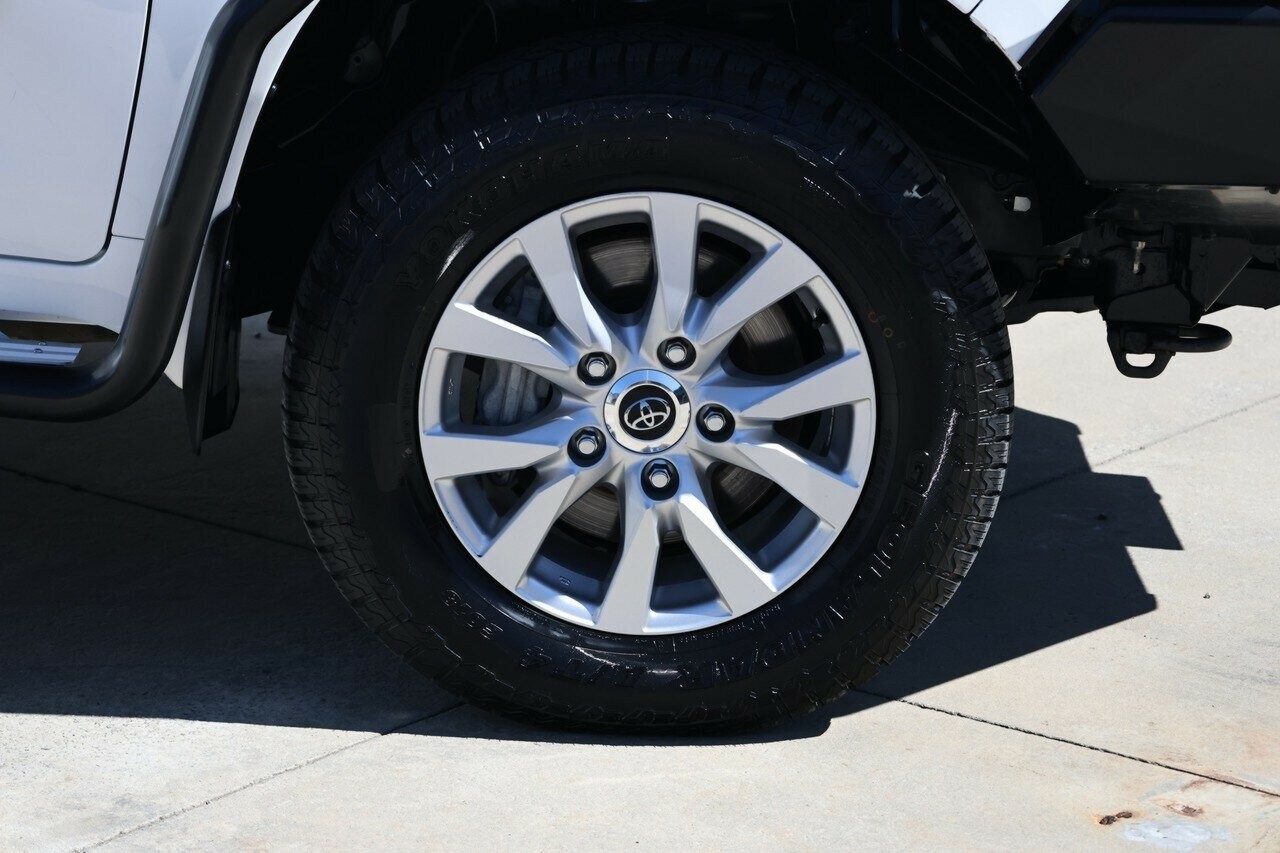 Toyota Landcruiser image 2