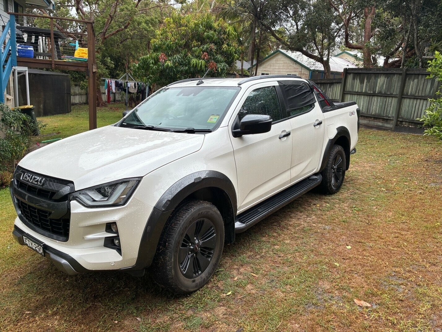 Isuzu D-max image 1