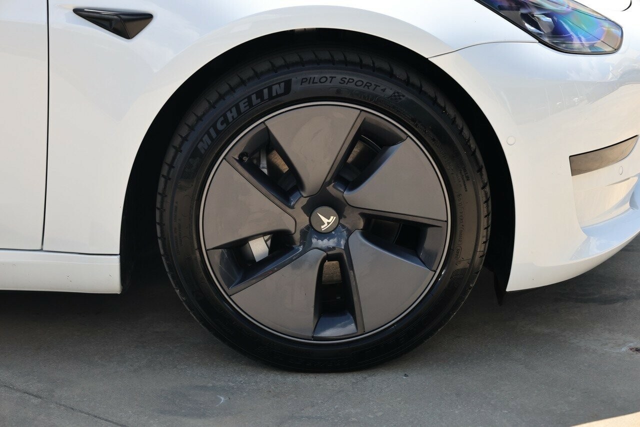 Tesla Model 3 image 2
