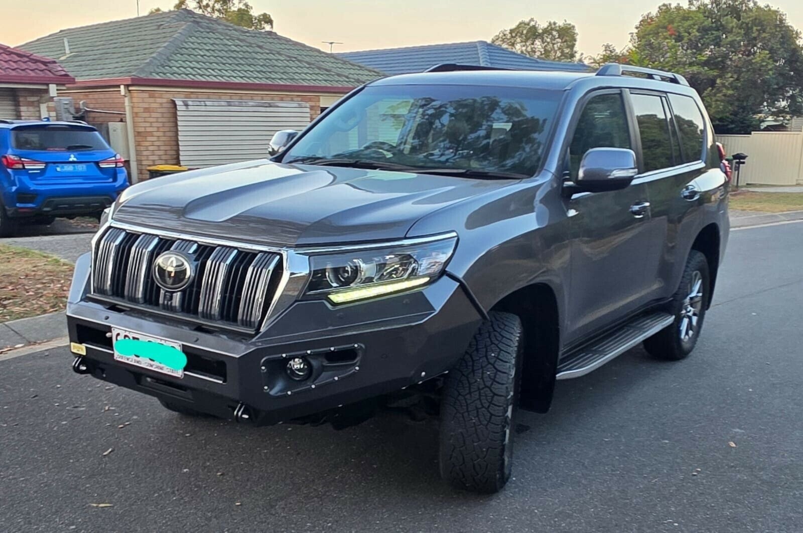 Toyota Landcruiser Prado image 1