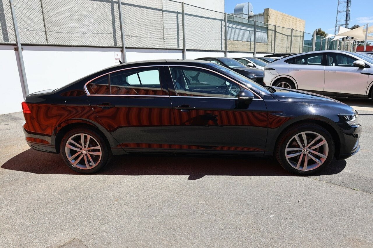 Volkswagen Passat image 2