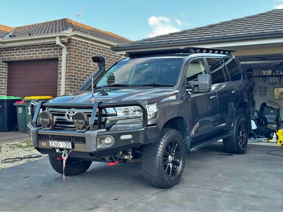 Toyota Landcruiser image 1