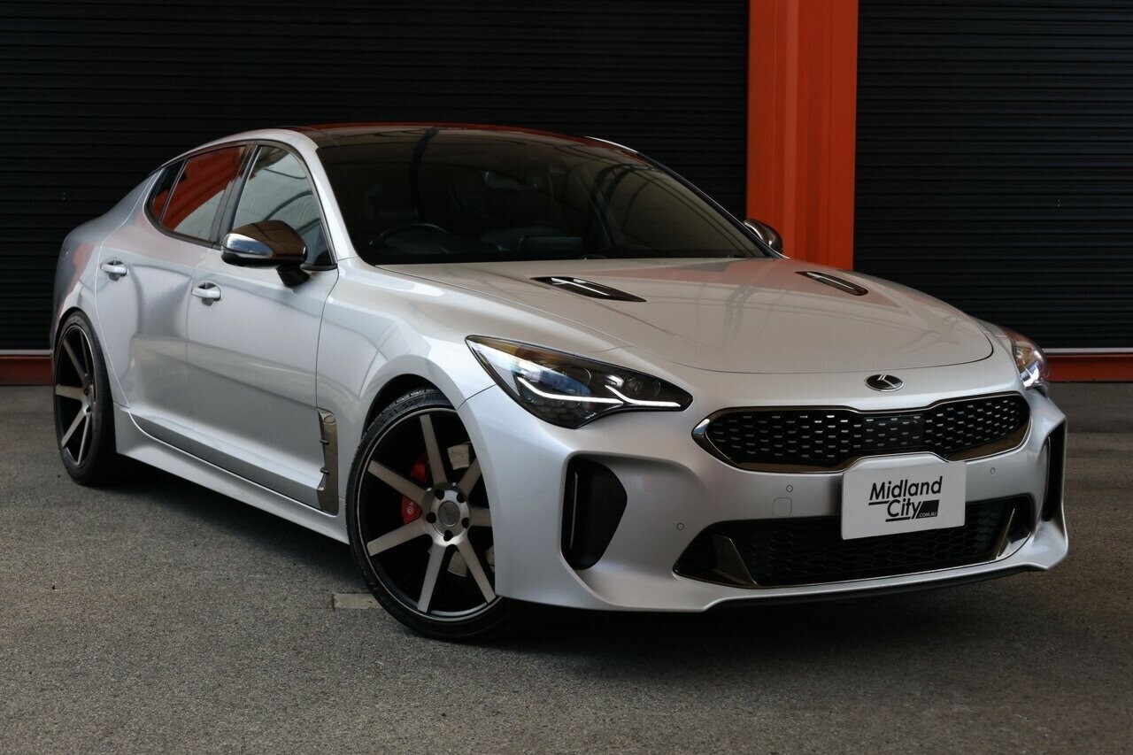 Kia Stinger image 1