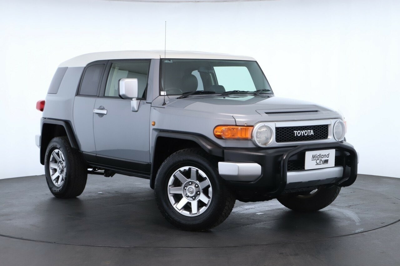 Toyota Fj Cruiser image 1