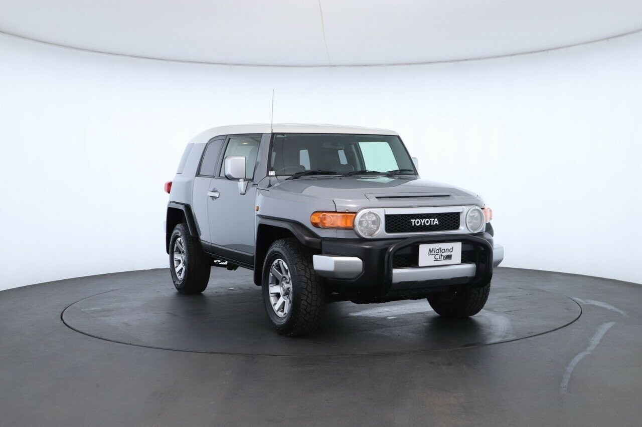 Toyota Fj Cruiser image 4