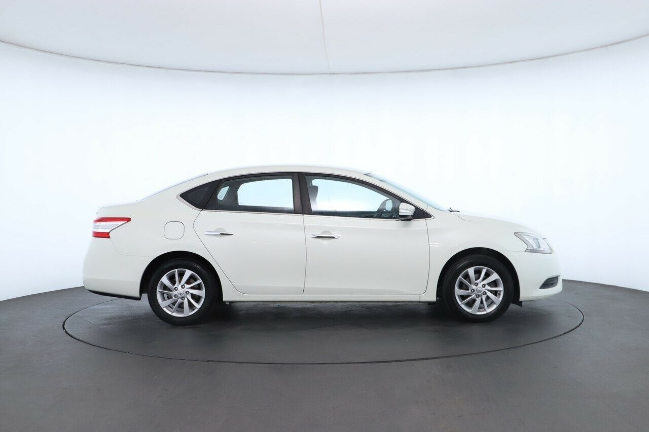 Nissan Pulsar image 2