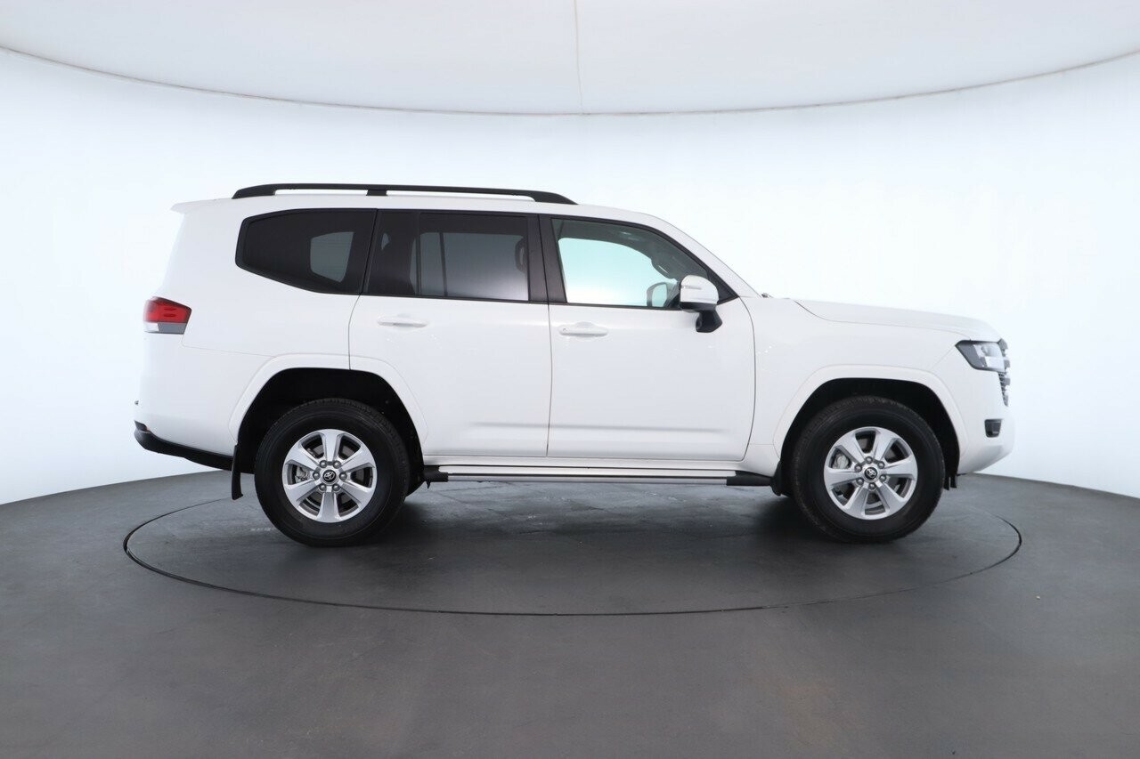 Toyota Landcruiser image 2