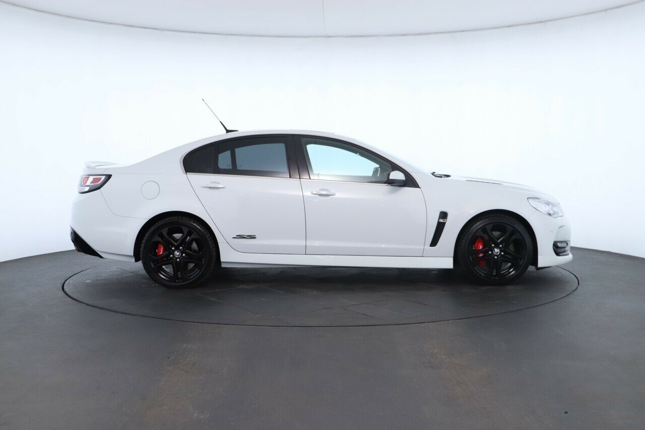 Holden Commodore image 2