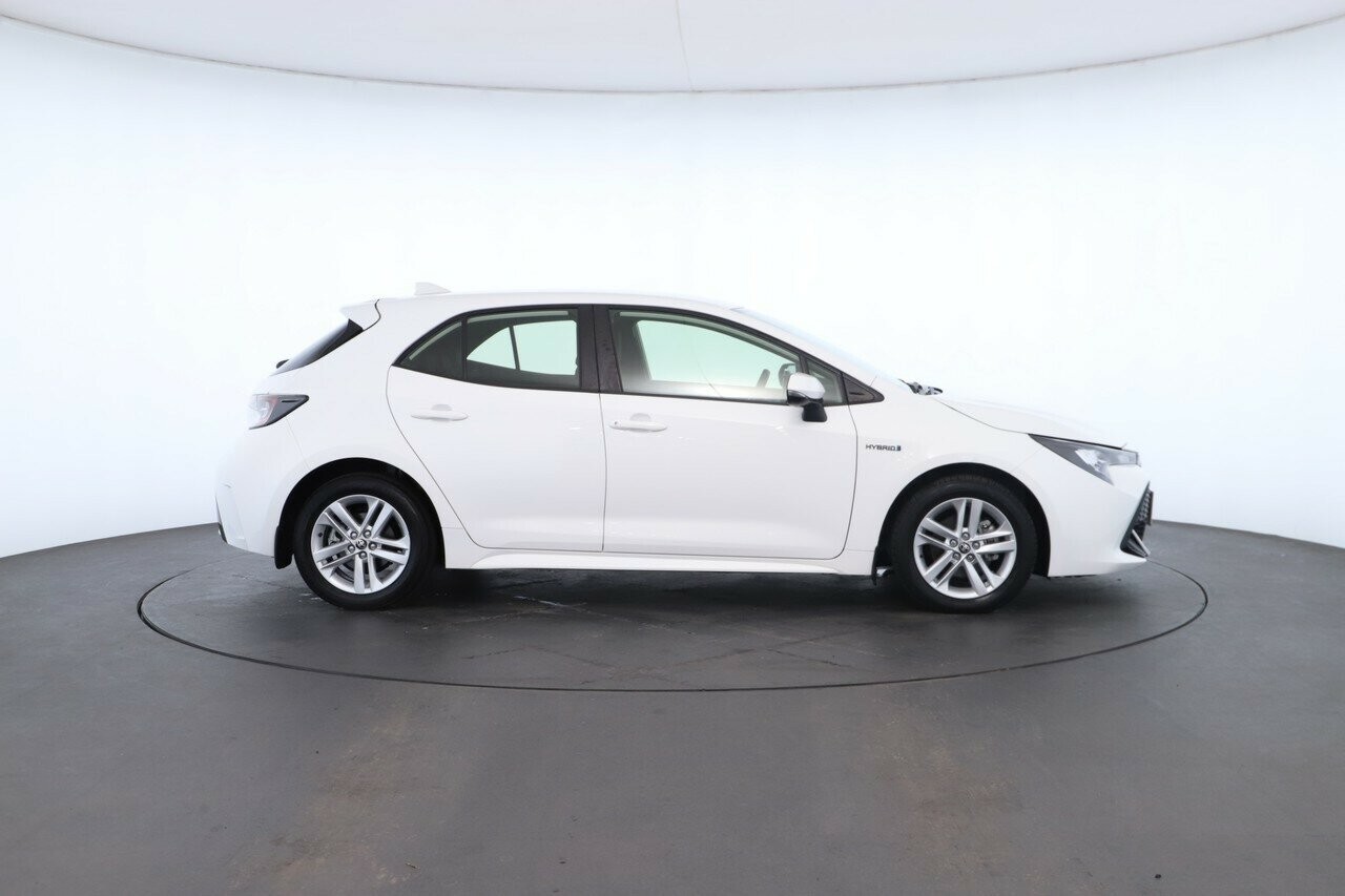 Toyota Corolla image 2