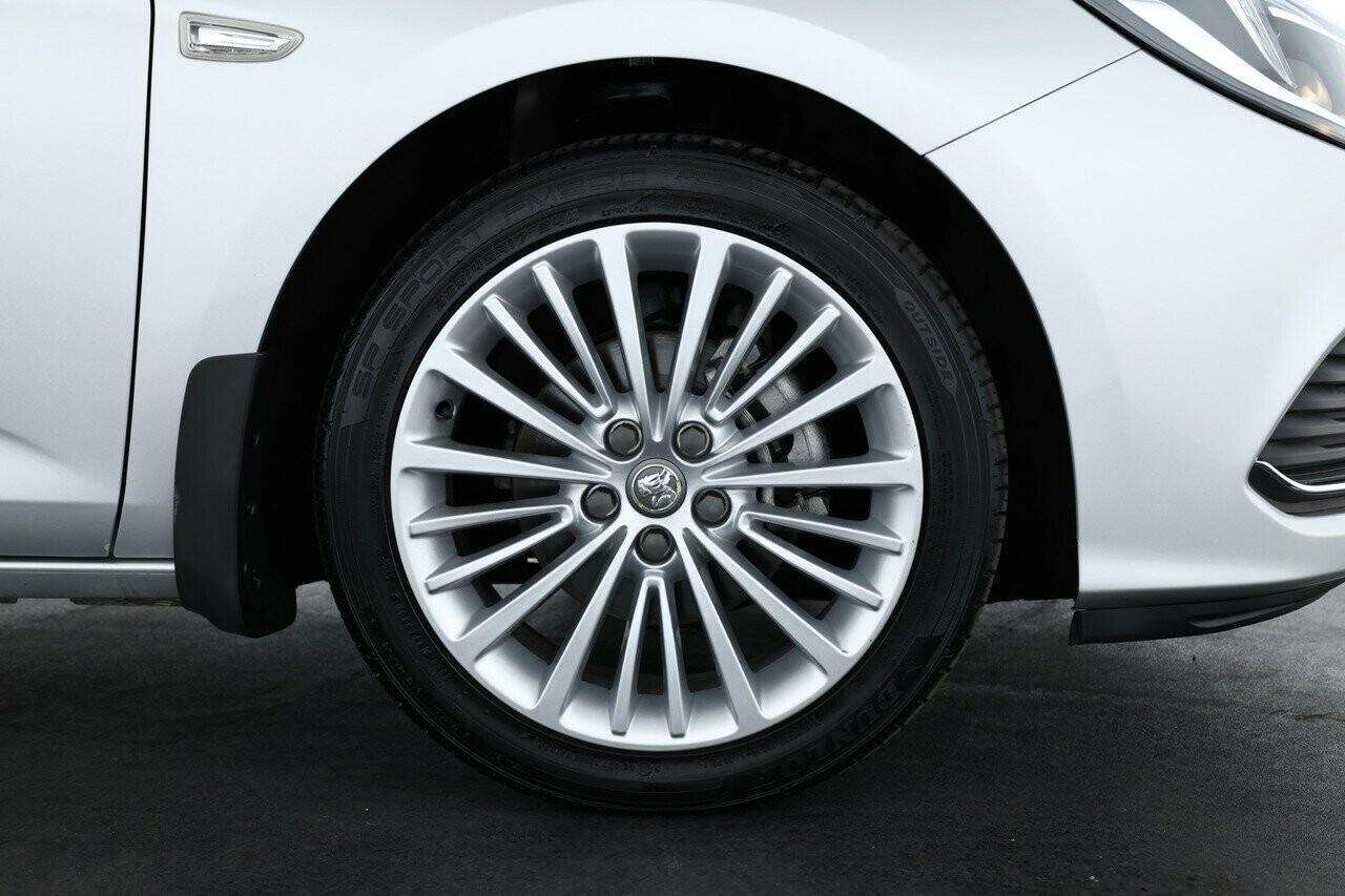 Holden Astra image 3