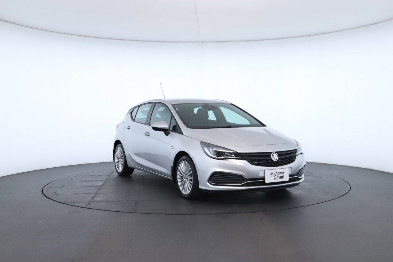 Holden Astra image 4