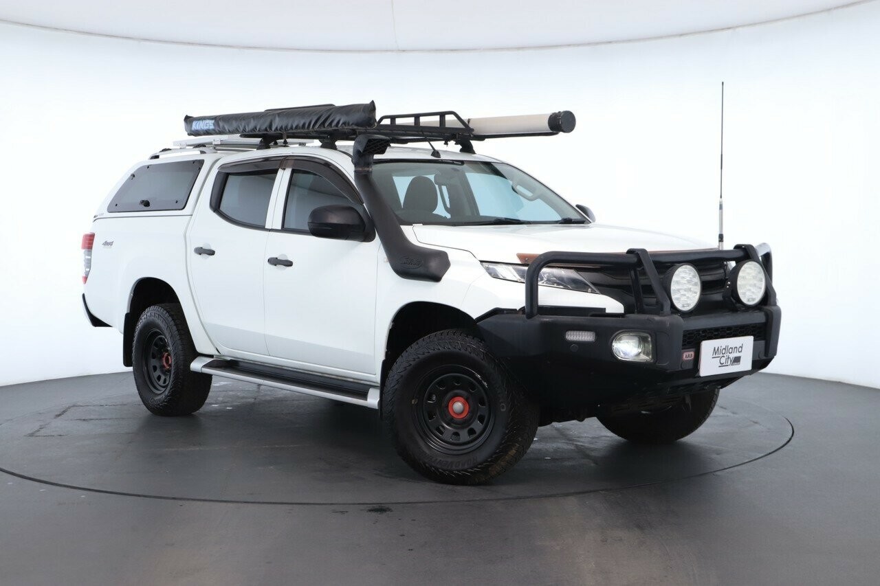 Mitsubishi Triton image 1