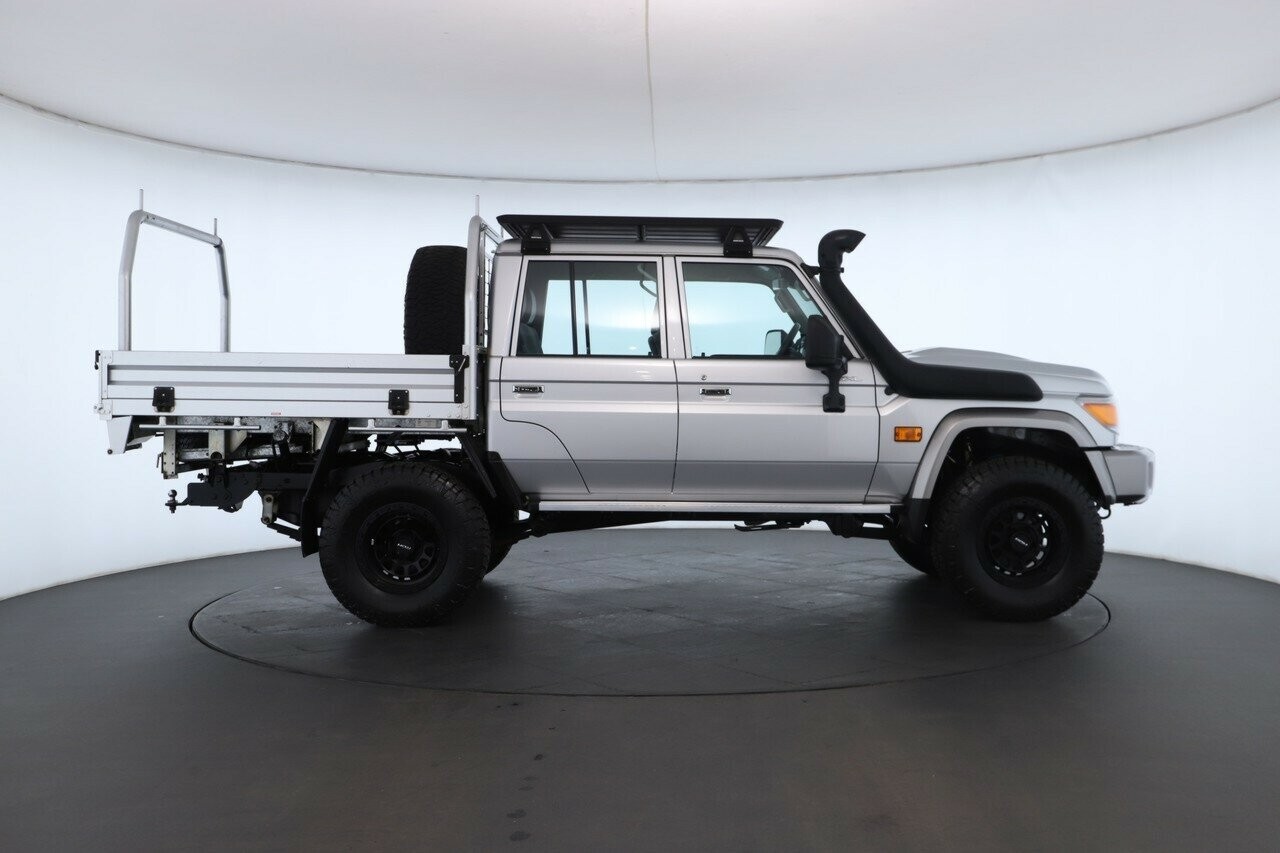 Toyota Landcruiser image 2