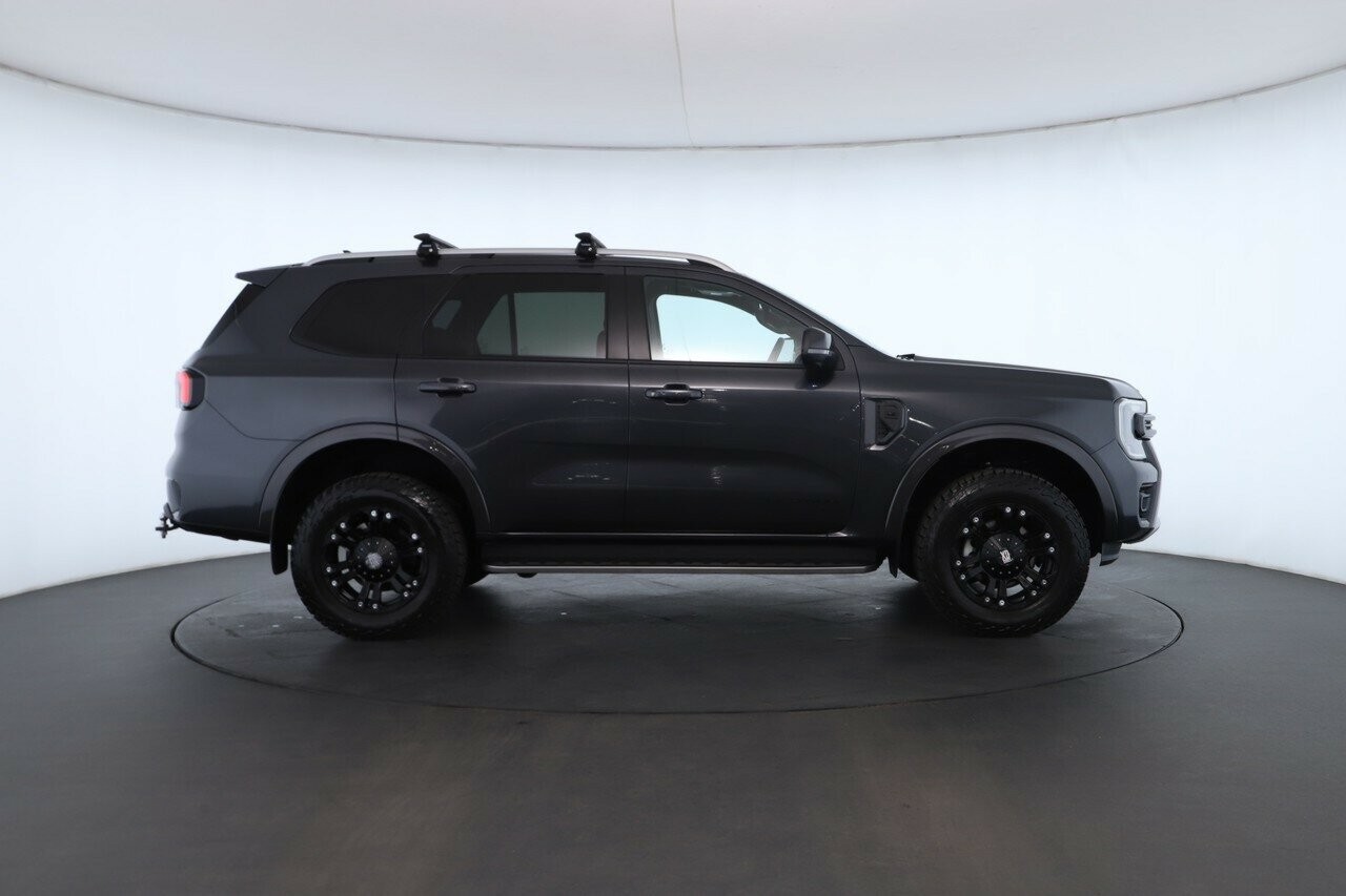 Ford Everest image 2